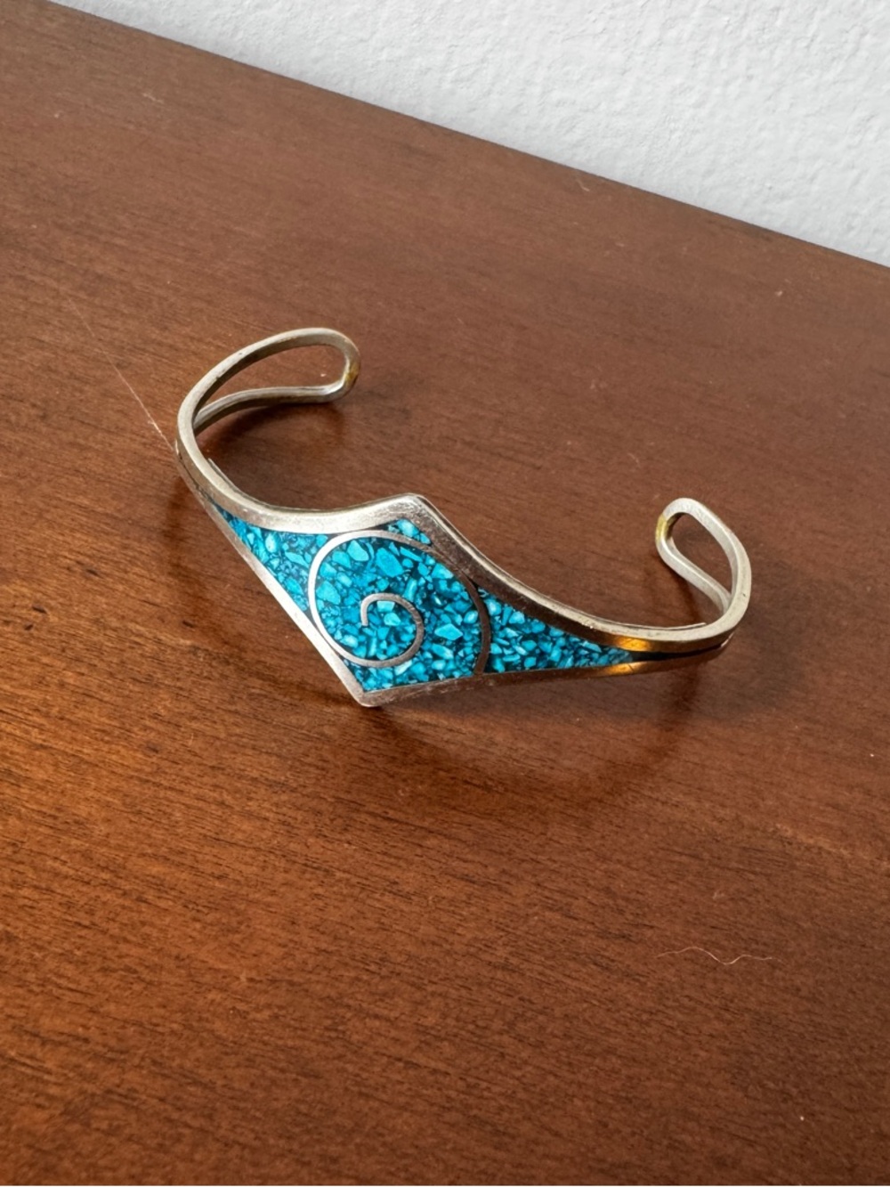 Vintage Mexican Alpaca Silver Turquoise Chip Inlay Spiral Cuff Bracelet